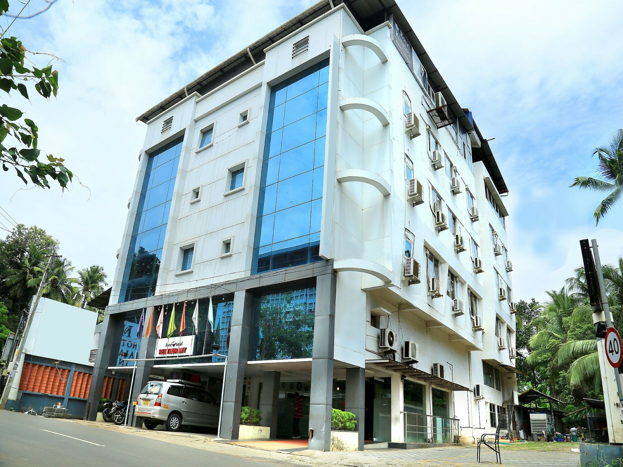 Oyo 1684 Hotel Malabar Inn Calecute Exterior foto